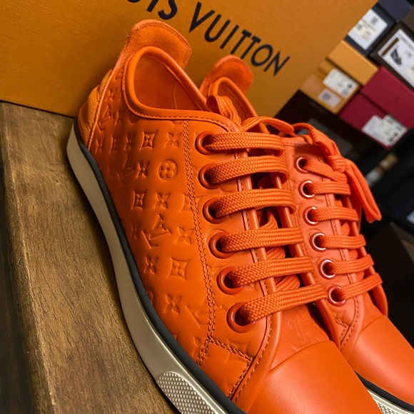 Louis Vuitton Wms Sneaker - Picture 2 of 2